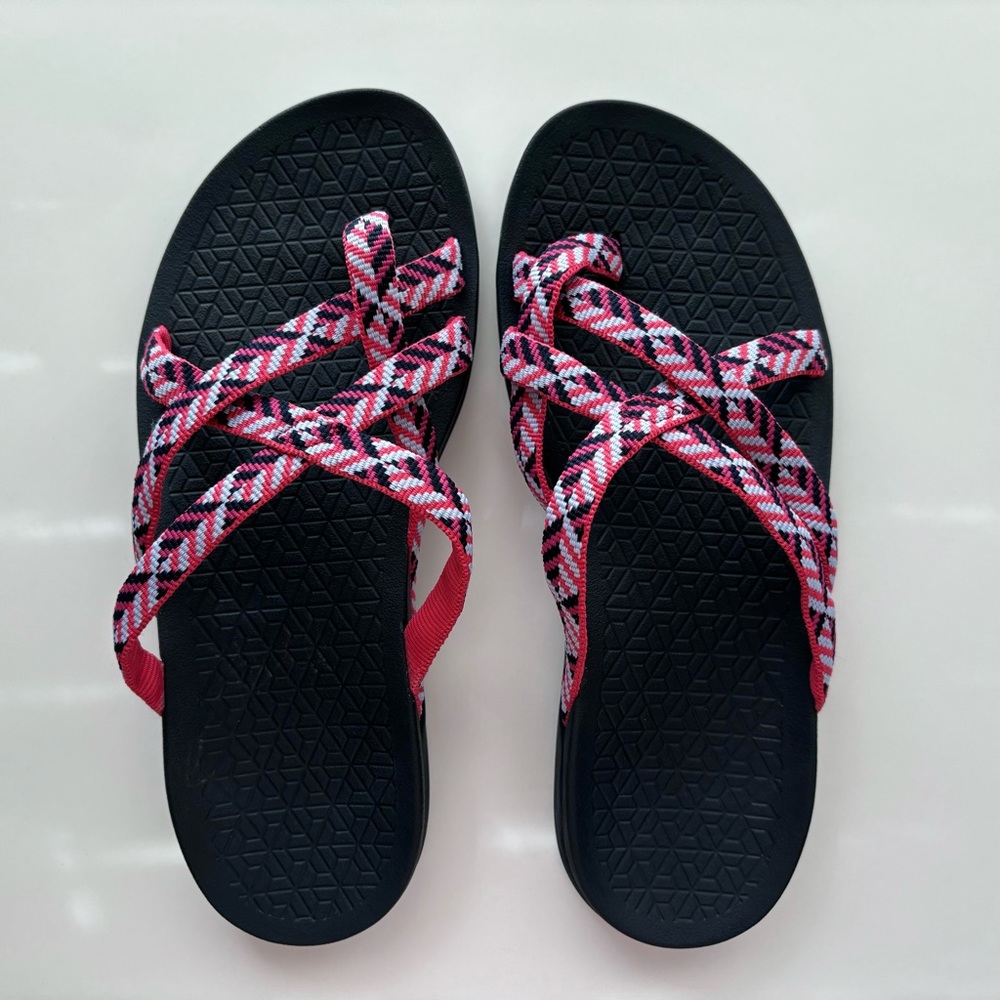 Chaco Women's Geometric Toe Loop Slip On Sandals Size 7